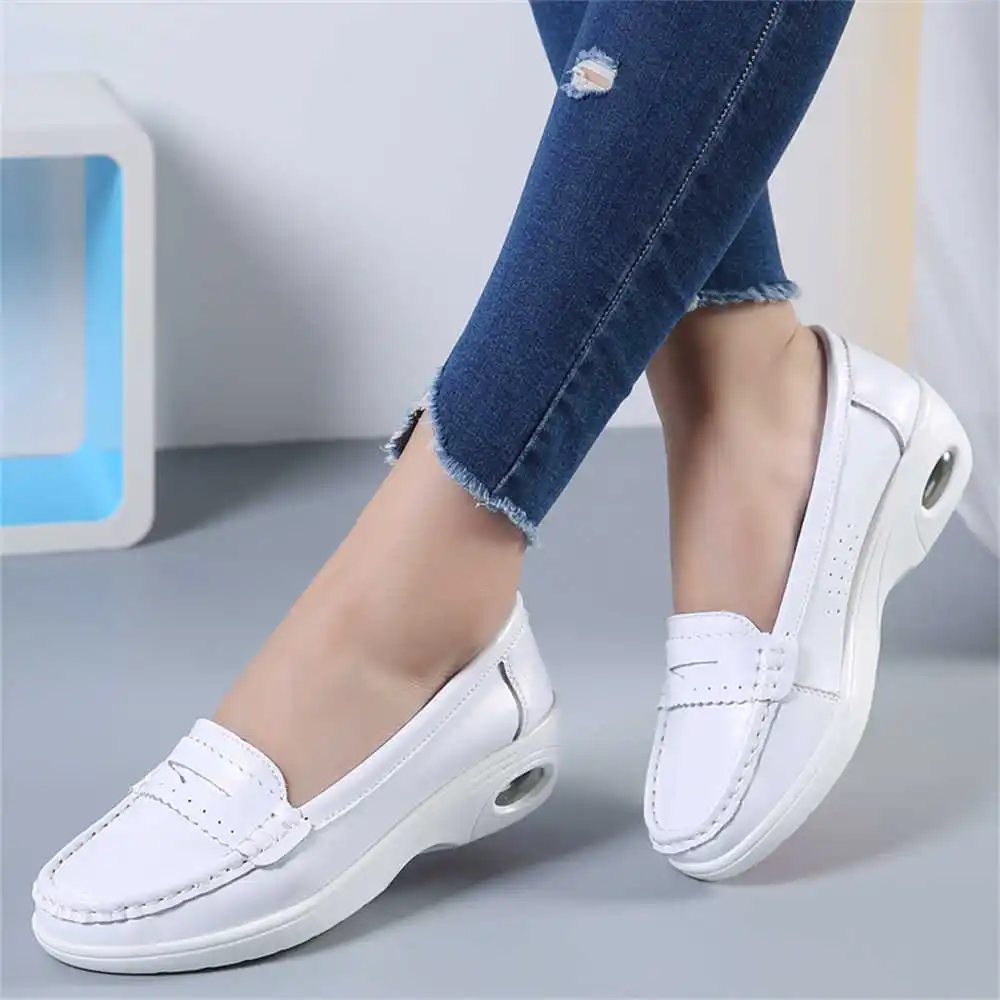 Thick Sole Slipon White Traine - đánh giá và giá Travel Accessories For Young Women