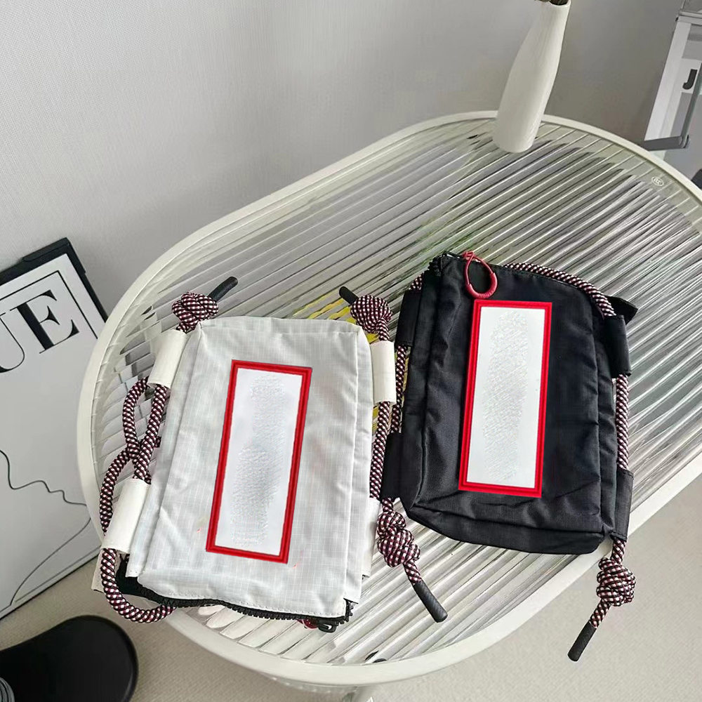 Adjustable shoulder straps, zi - đánh giá và giá Travel Accessories Kit