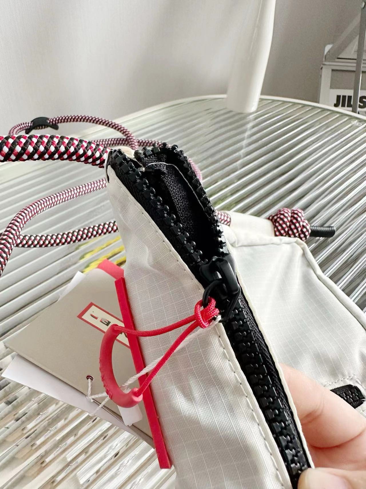 Adjustable shoulder straps, zi - đánh giá và giá Travel Accessories Kit