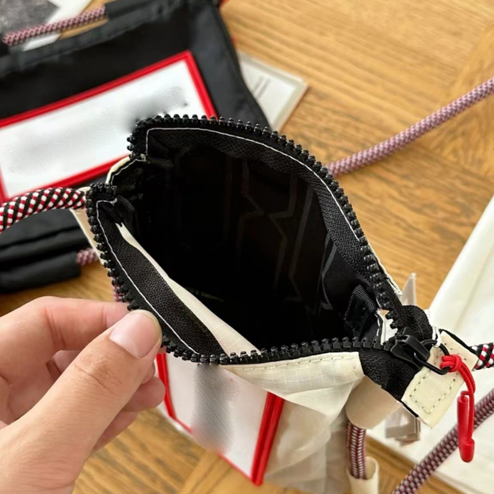 Adjustable shoulder straps, zi - đánh giá và giá Travel Accessories Kit